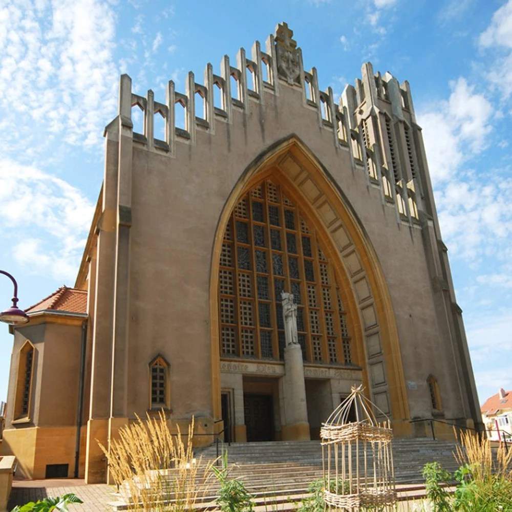 eglise sainte jeanne darc cite entrange