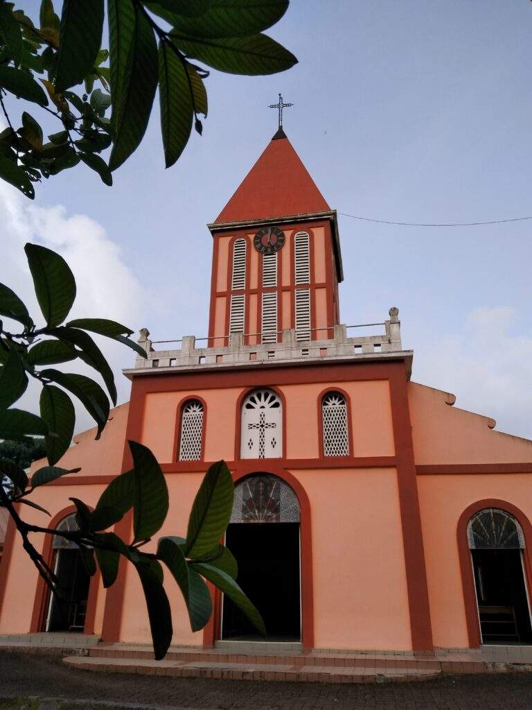 eglise sainte jeanne darc le robert
