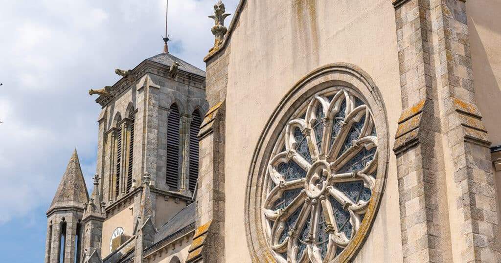 eglise st jean baptiste montaigu