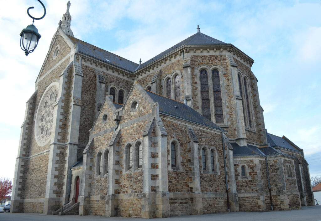 eglise st leobin saint lumine de coutais